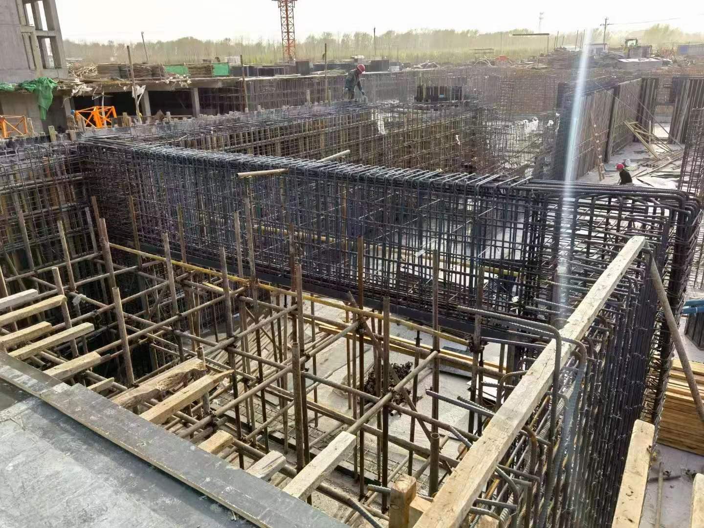 藤县建筑基础筏板施工时混凝土有哪些常见问题?
